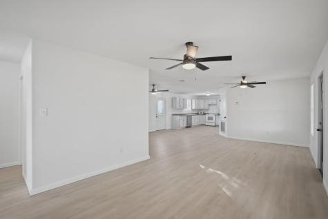 262 Cr 3522 Creek Orange Grove TX 78372