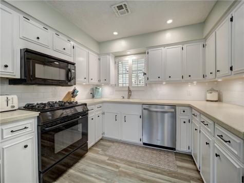 120 Seco Drive Portland TX 78374