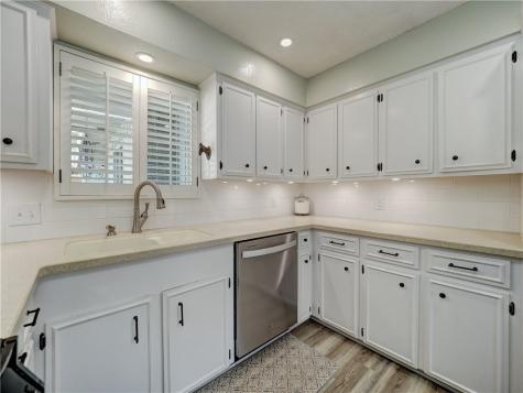 120 Seco Drive Portland TX 78374