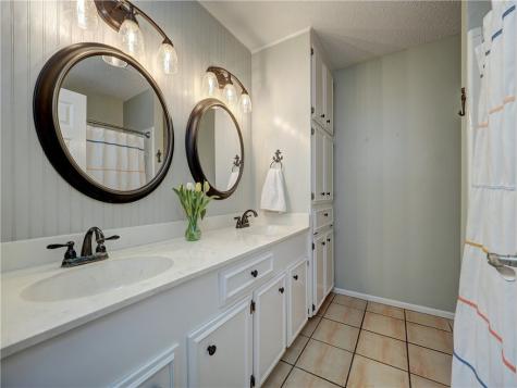 120 Seco Drive Portland TX 78374