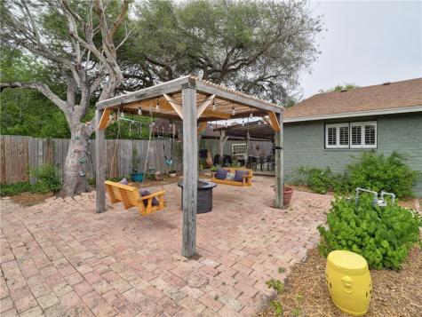 120 Seco Drive Portland TX 78374