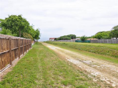 120 Seco Drive Portland TX 78374