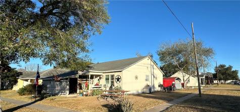 200 W Merriman Street Sinton TX 78387