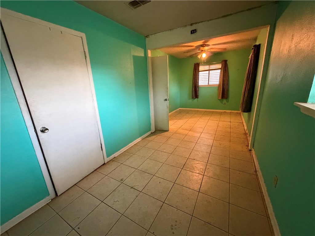 1725 Treyway Corpus Christi TX 78412