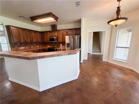 212 House Avenue Sandia TX 78383
