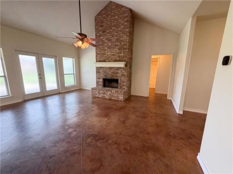 212 House Avenue Sandia TX 78383