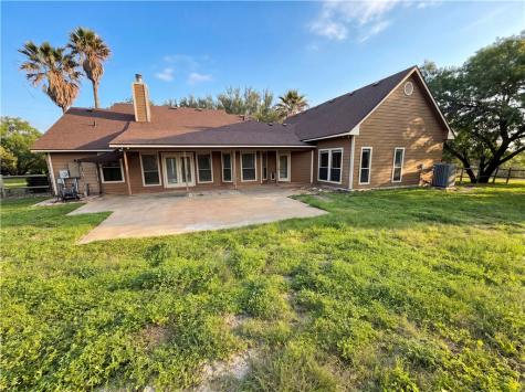 212 House Avenue Sandia TX 78383