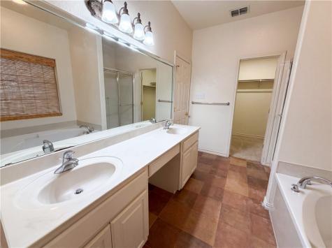 212 House Avenue Sandia TX 78383
