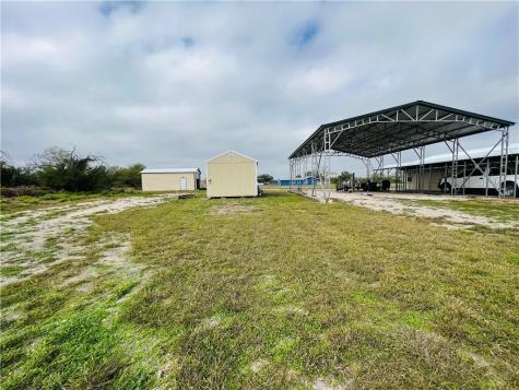 202 County Road 3061 Orange Grove TX 78372