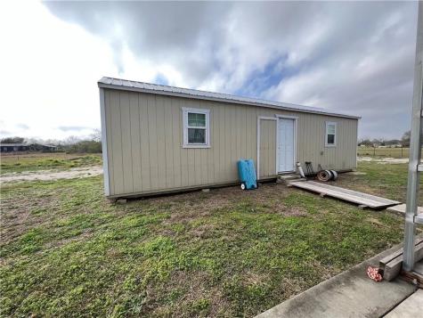 202 County Road 3061 Orange Grove TX 78372