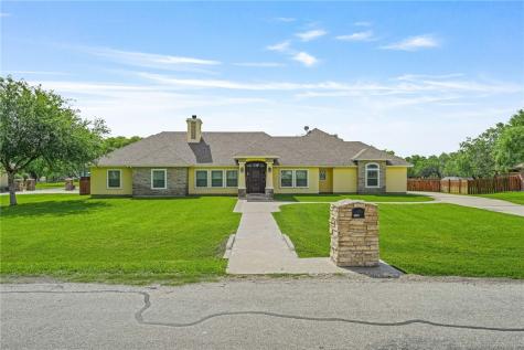 5498 Lonesome Dove Robstown TX 78380