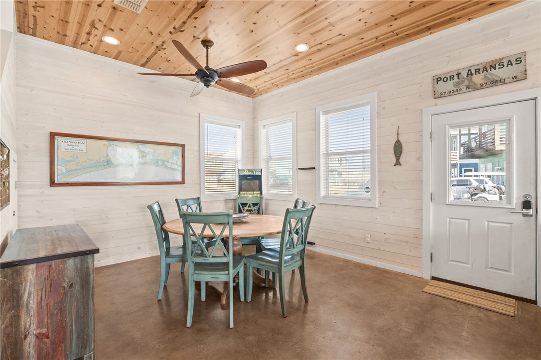 640 Gulf Village Drive Port Aransas TX 78373