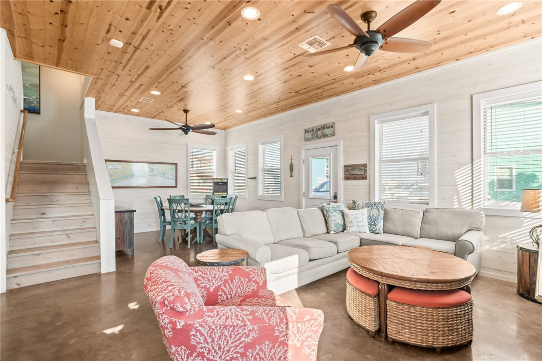 640 Gulf Village Drive Port Aransas TX 78373
