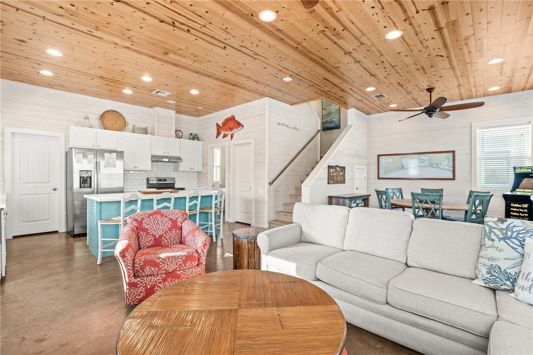 640 Gulf Village Drive Port Aransas TX 78373