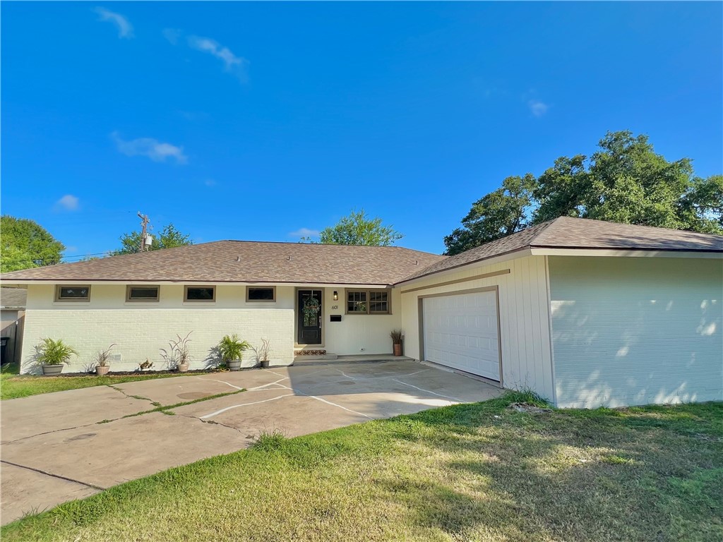601 Catalina Place Corpus Christi TX 78411