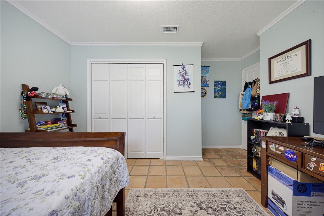 5825 Ocean Dr Corpus Christi TX 78412