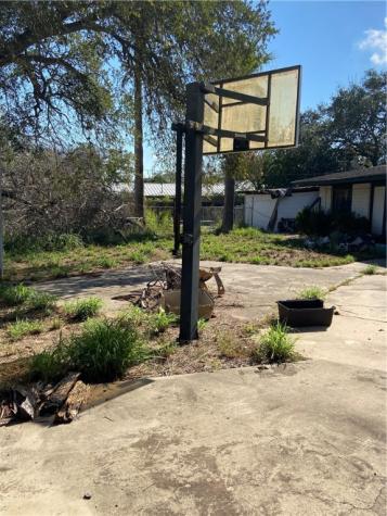 1807 Alta Vista Street Alice TX 78332