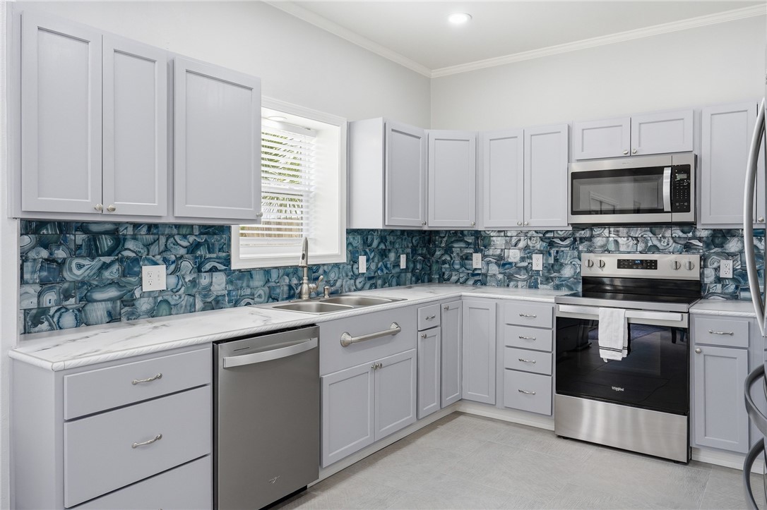 220 W Sagebrush Street Rockport TX 78382