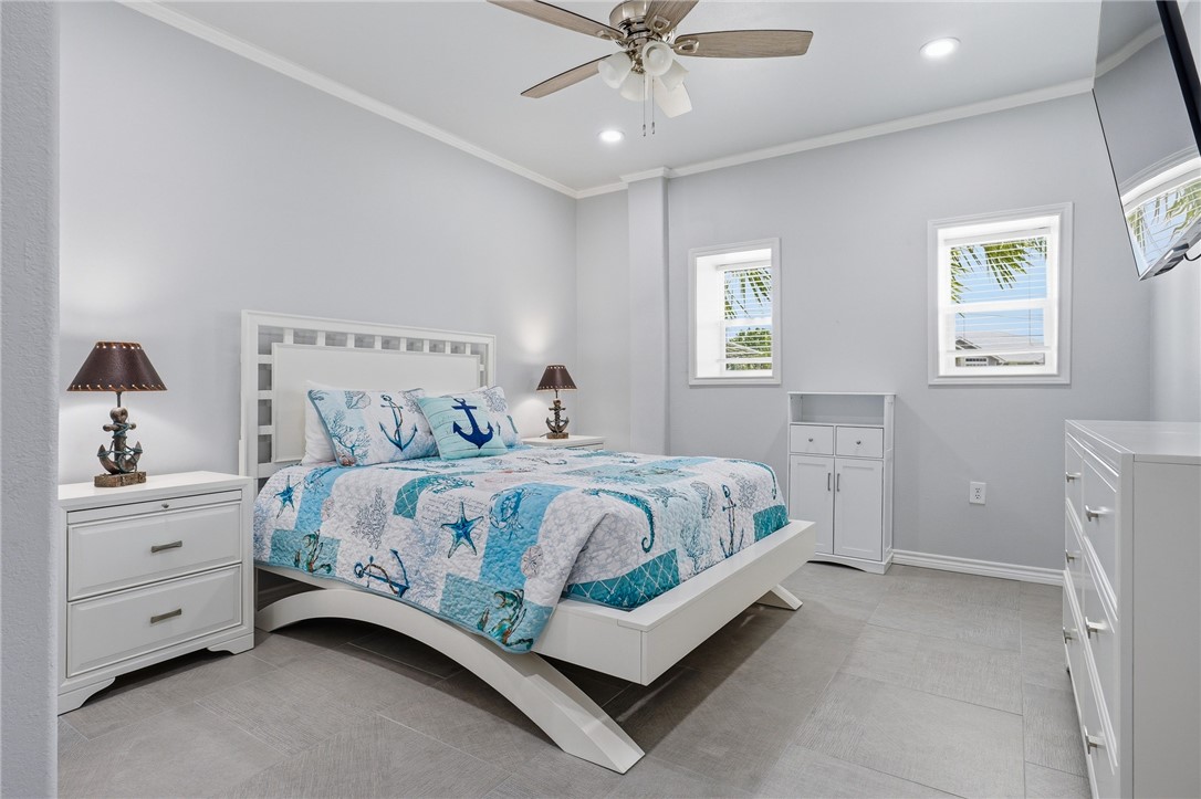 220 W Sagebrush Street Rockport TX 78382