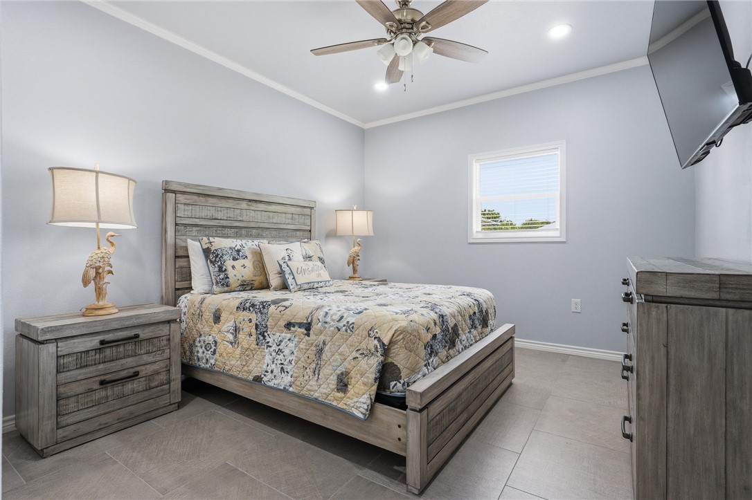 220 W Sagebrush Street Rockport TX 78382