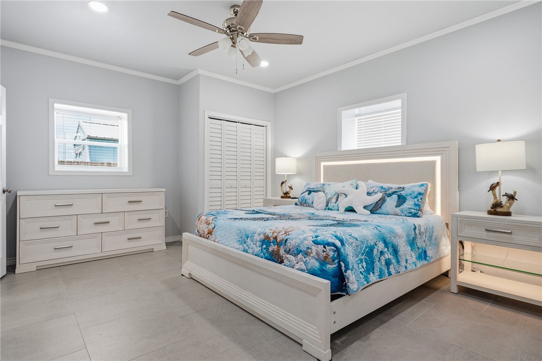 220 W Sagebrush Street Rockport TX 78382