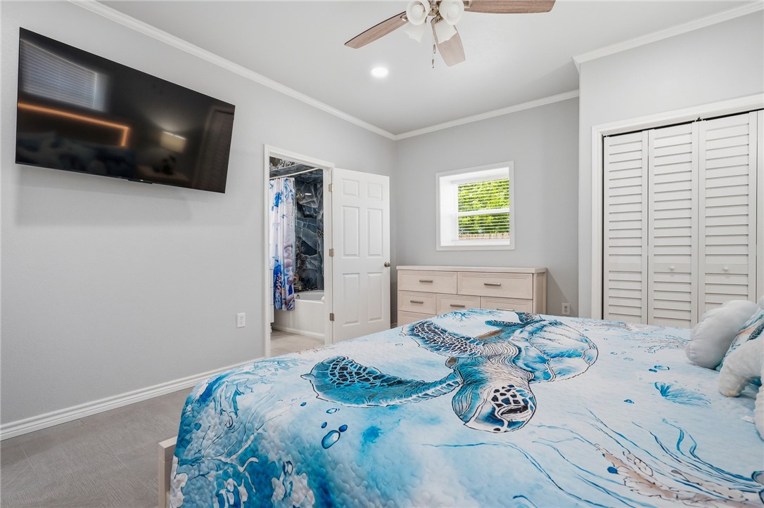 220 W Sagebrush Street Rockport TX 78382