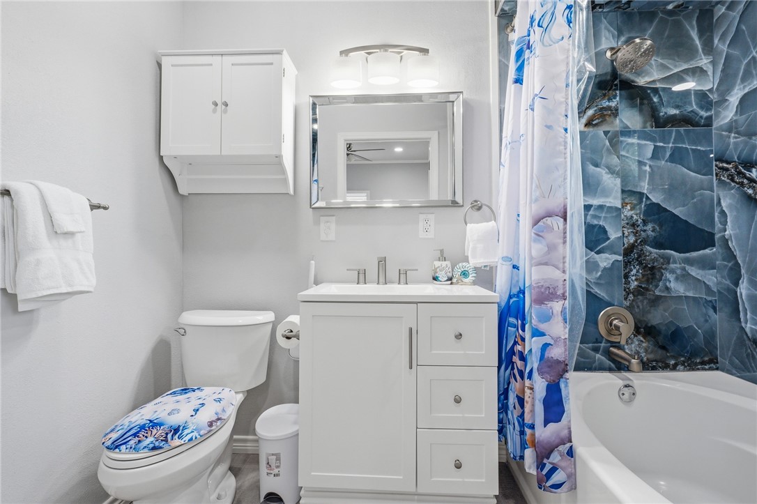 220 W Sagebrush Street Rockport TX 78382