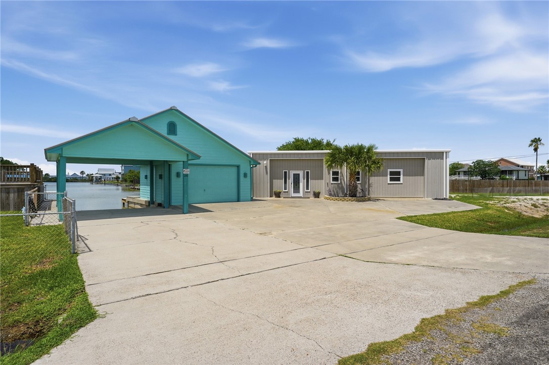 220 W Sagebrush Street Rockport TX 78382
