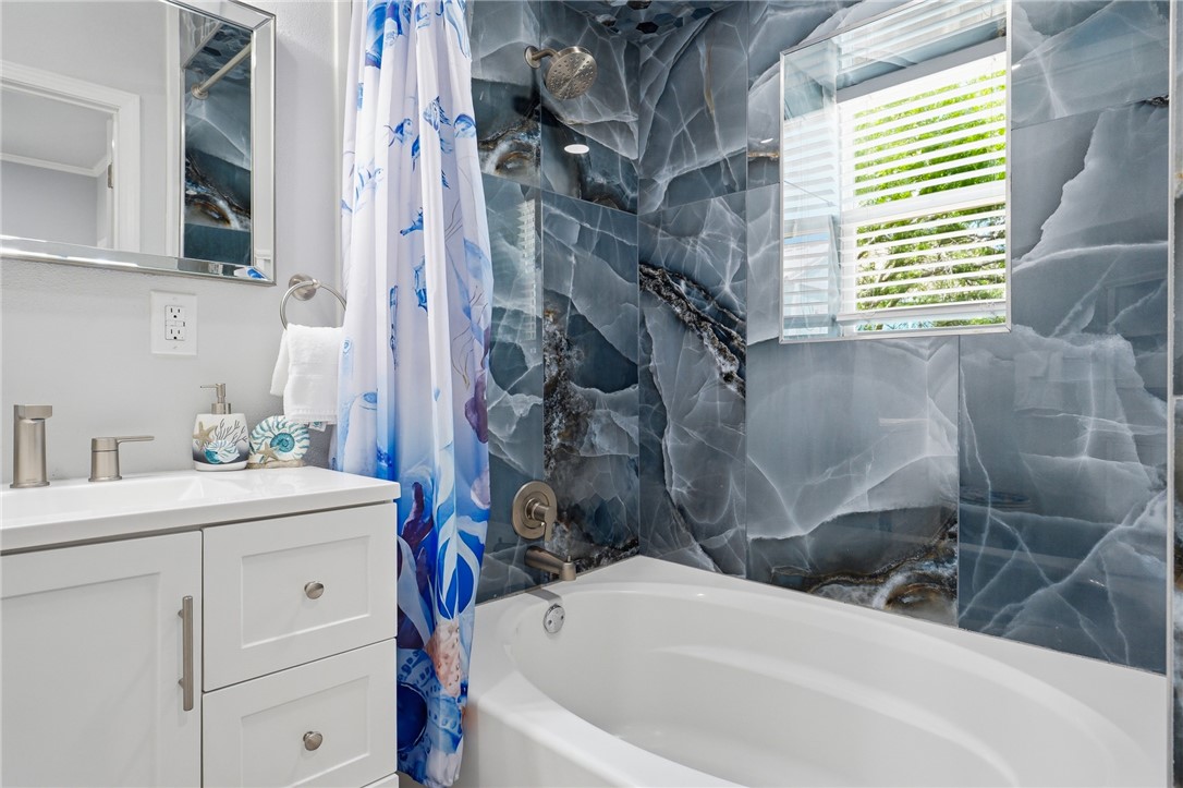 220 W Sagebrush Street Rockport TX 78382