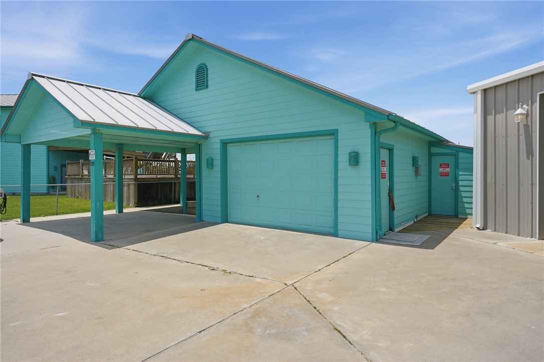 220 W Sagebrush Street Rockport TX 78382