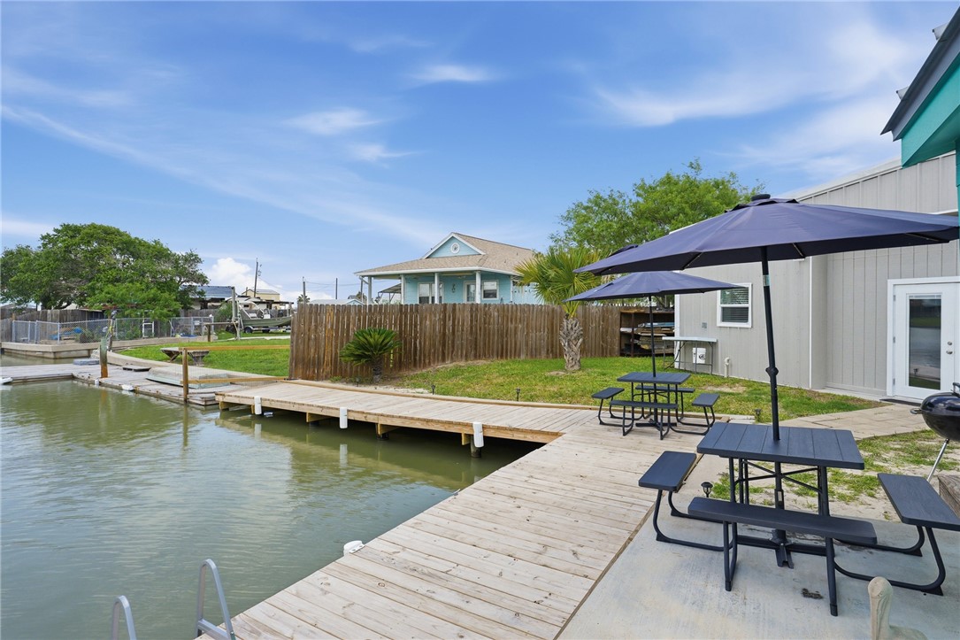 220 W Sagebrush Street Rockport TX 78382