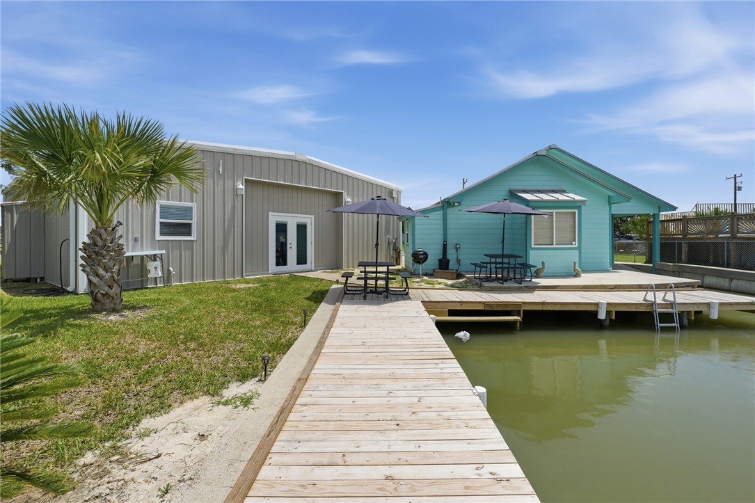 220 W Sagebrush Street Rockport TX 78382