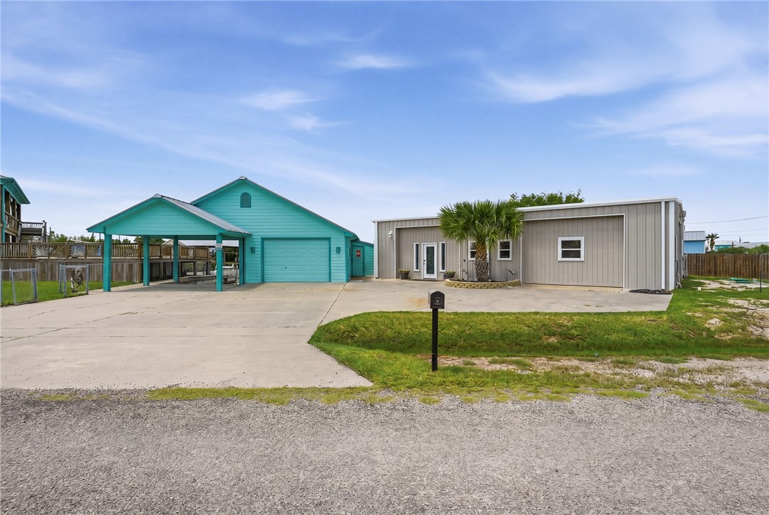 220 W Sagebrush Street Rockport TX 78382