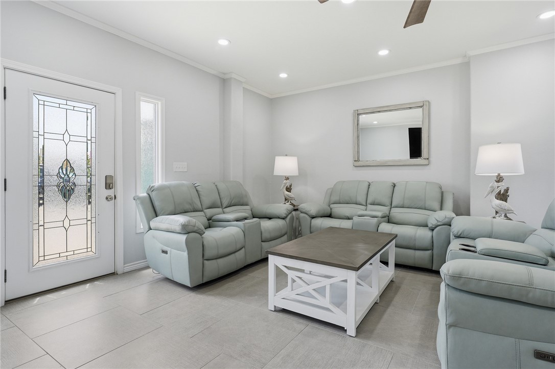 220 W Sagebrush Street Rockport TX 78382
