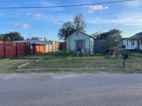 105 Alvarado Street Hebbronville TX 78361