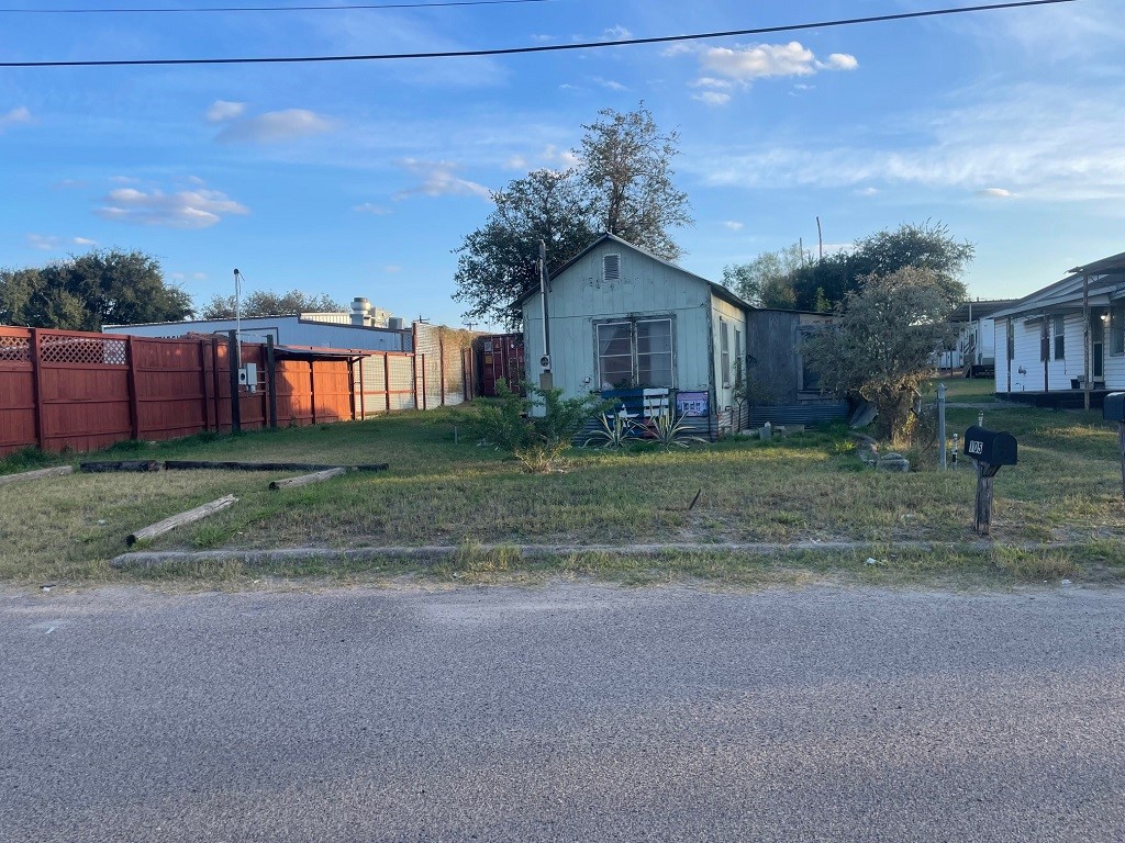 105 Alvarado Street Hebbronville TX 78361