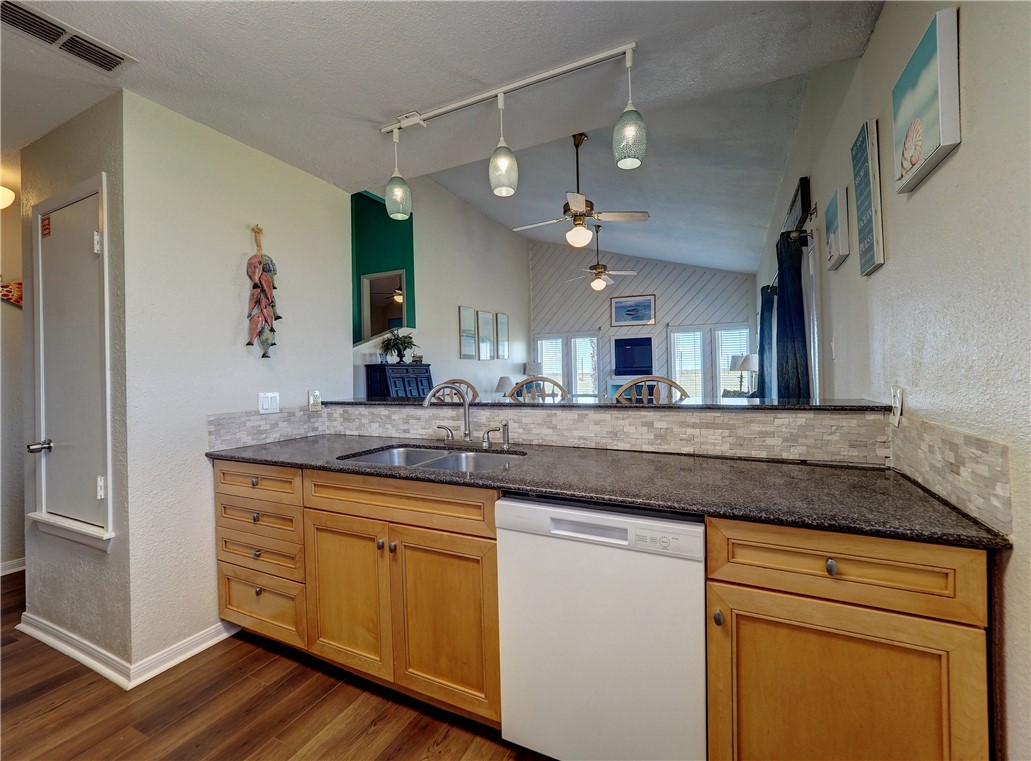 6877 State Highway 361 28 Port Aransas TX 78373