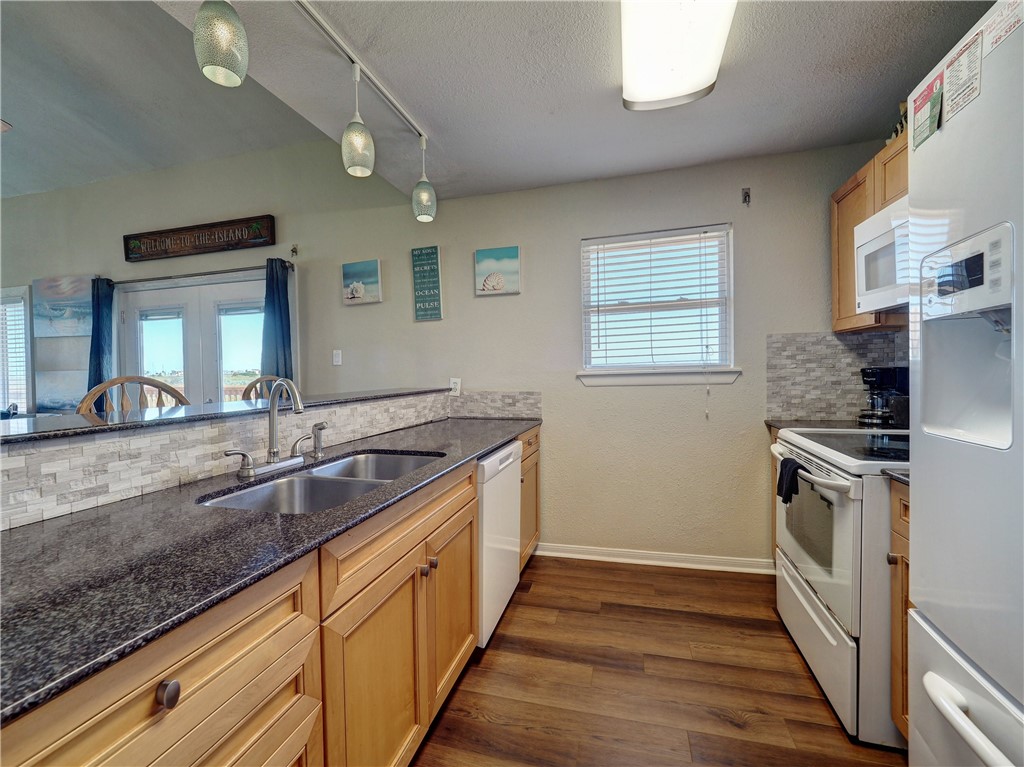 6877 State Highway 361 28 Port Aransas TX 78373