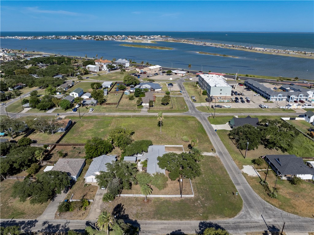 1302 E Cedar Street Rockport TX 78382