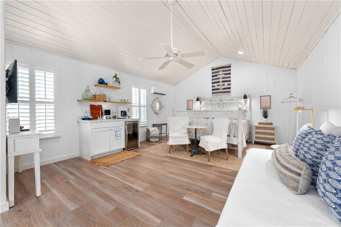 1302 E Cedar Street Rockport TX 78382