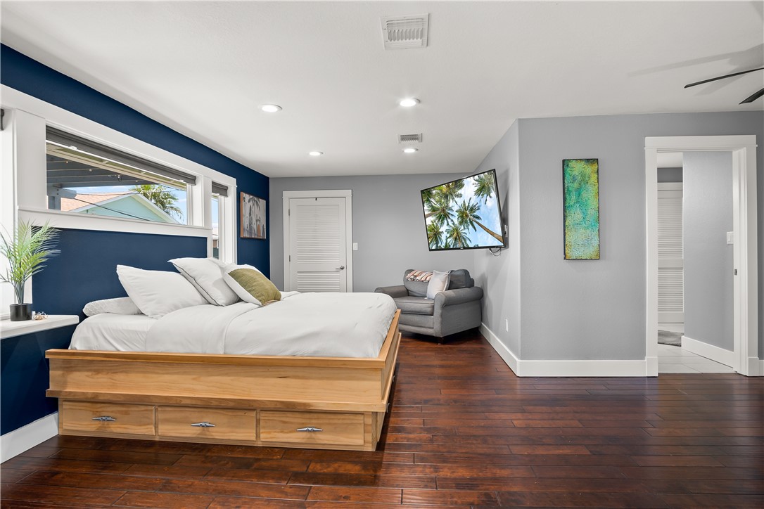 1403 Whispering Sands Street Port Aransas TX 78373