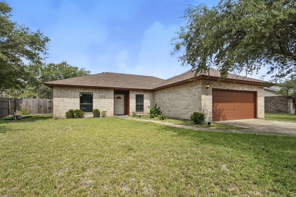 829 Redwood Avenue Rockport TX 78382