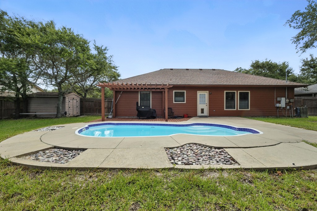829 Redwood Avenue Rockport TX 78382