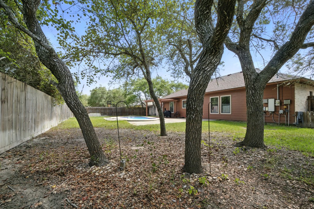 829 Redwood Avenue Rockport TX 78382