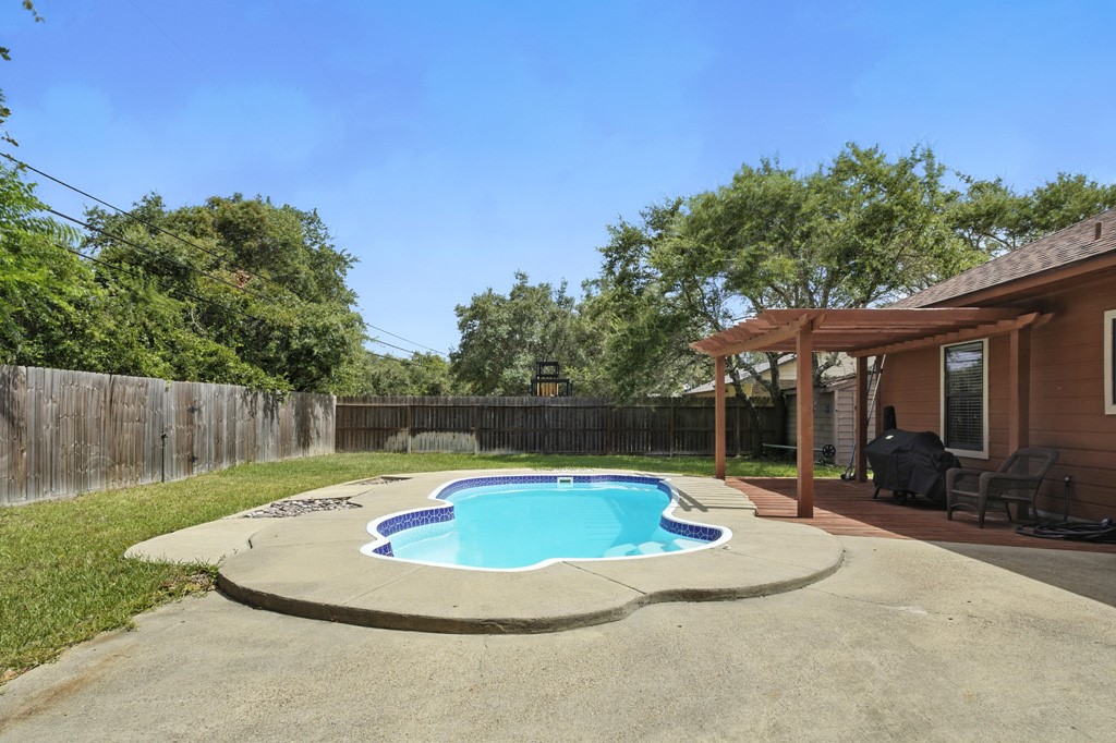 829 Redwood Avenue Rockport TX 78382