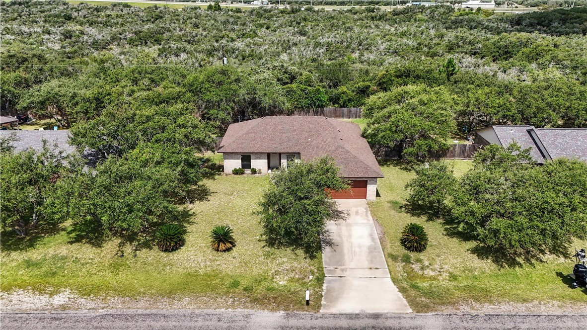 829 Redwood Avenue Rockport TX 78382
