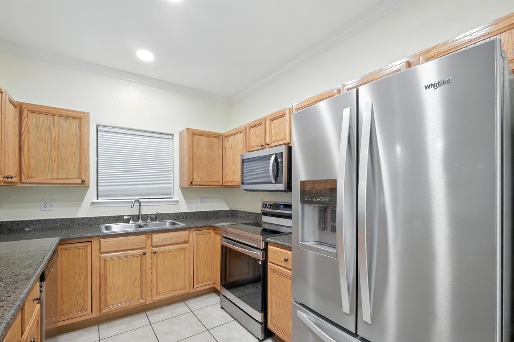 829 Redwood Avenue Rockport TX 78382