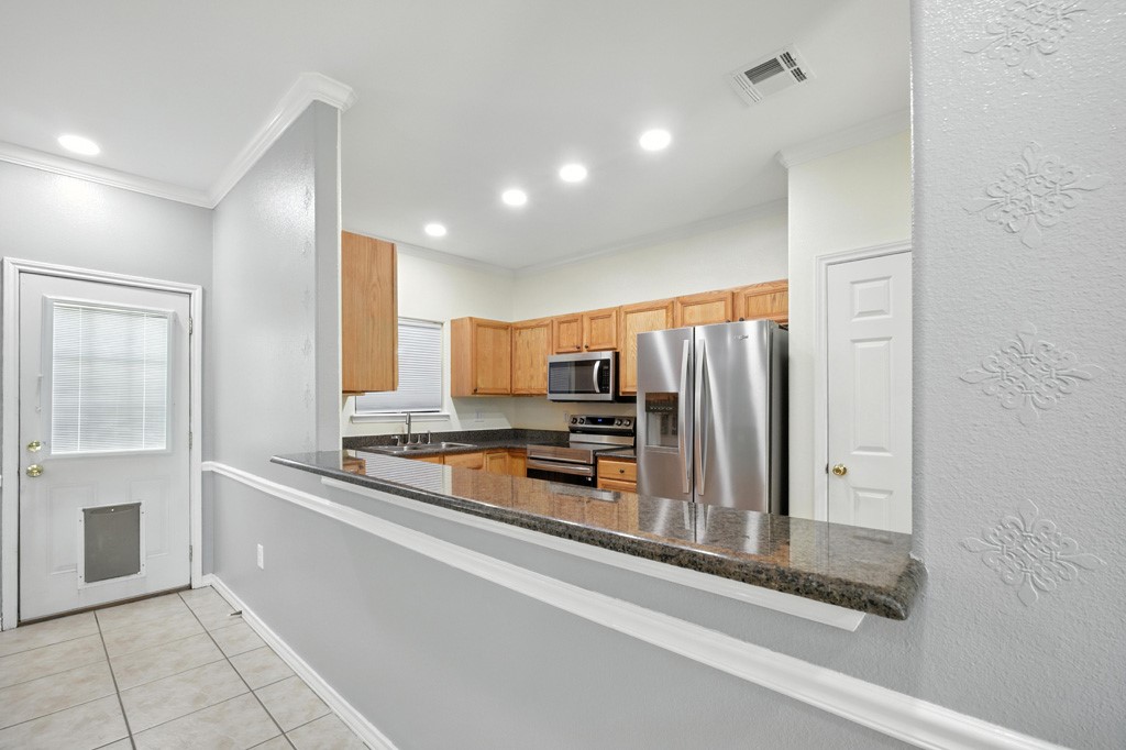 829 Redwood Avenue Rockport TX 78382