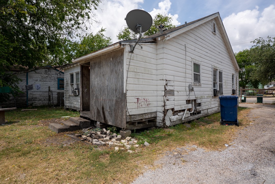 1322 S Alameda Street Corpus Christi TX 78404