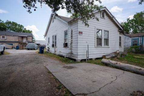 1322 S Alameda Street Corpus Christi TX 78404